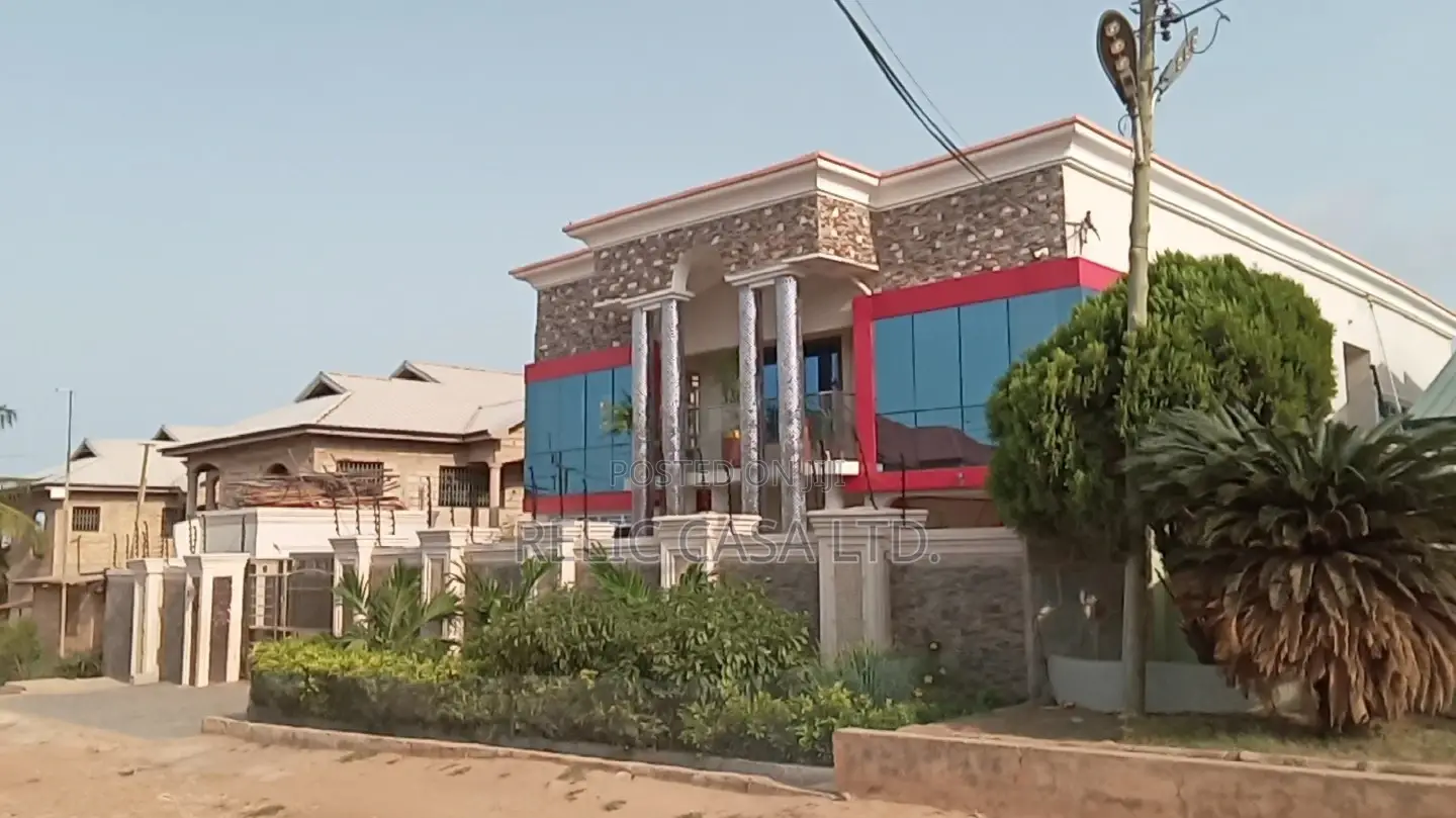 7 Bedroom House for Sale Near West Hills Mall