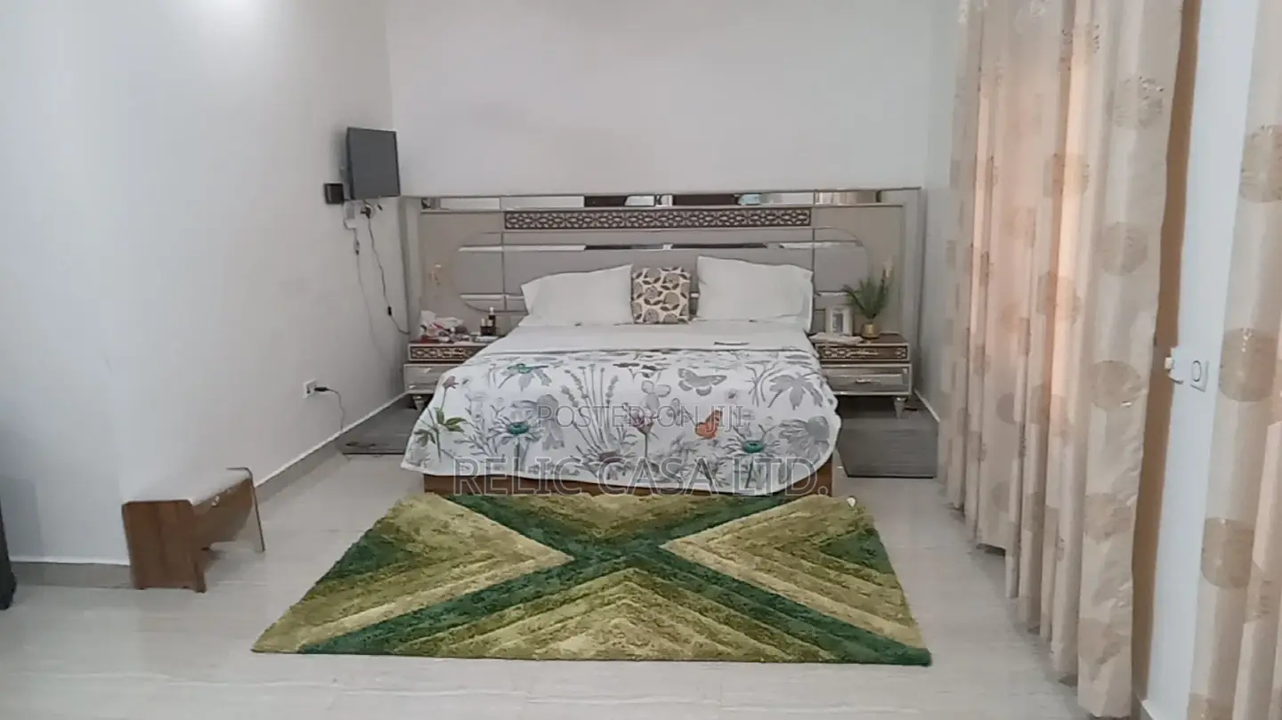 7 Bedroom House for Sale Near West Hills Mall
