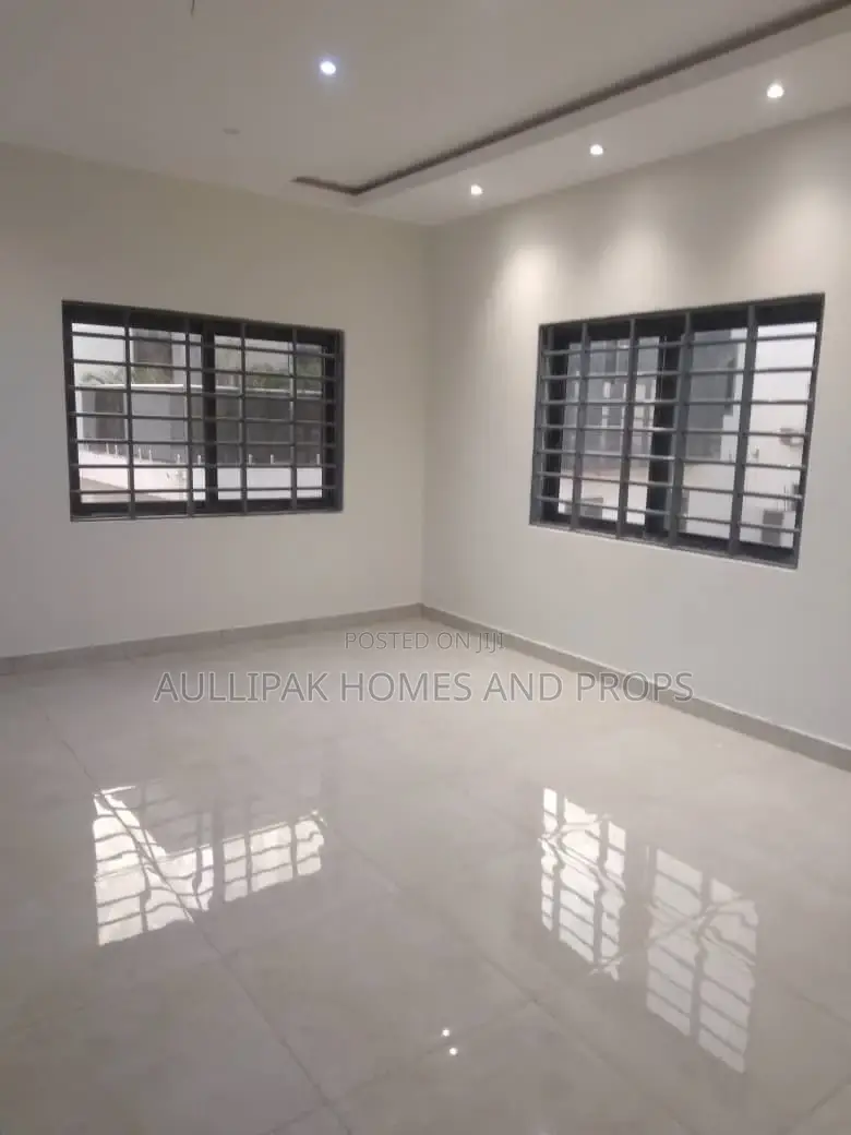 Furnished 4bdrm Penthouse in Lakeside, Accra Metropolitan for rent
