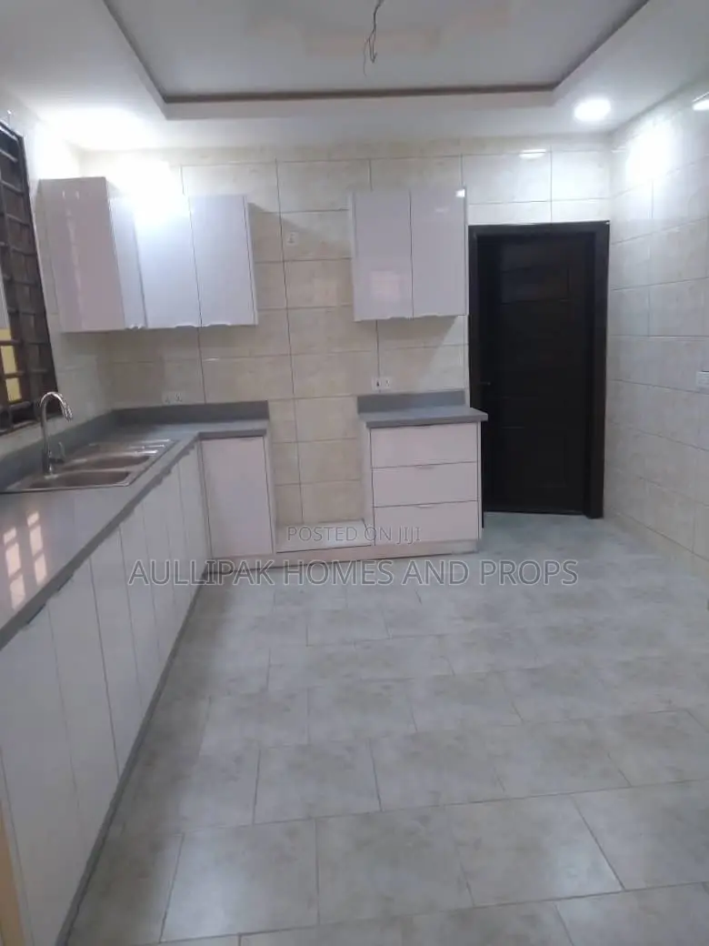 Furnished 4bdrm Penthouse in Lakeside, Accra Metropolitan for rent