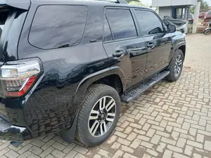 Toyota 4-Runner SR5 2022 Black