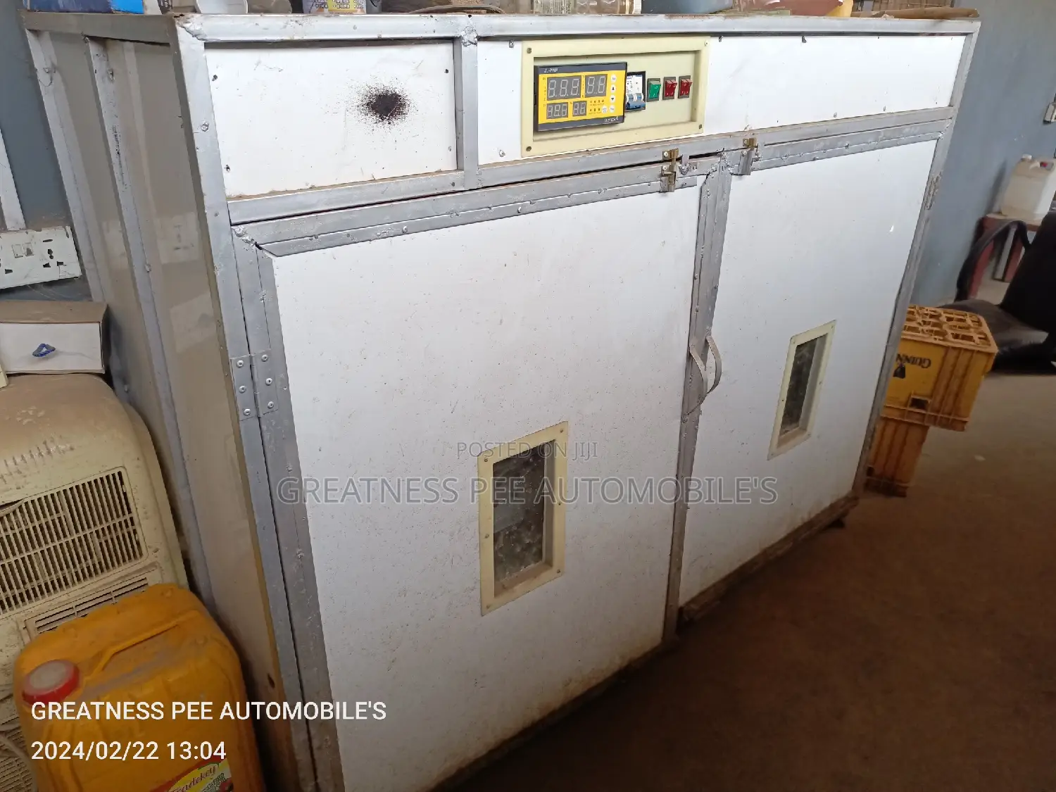 1016 Eggs Capacity Incubator