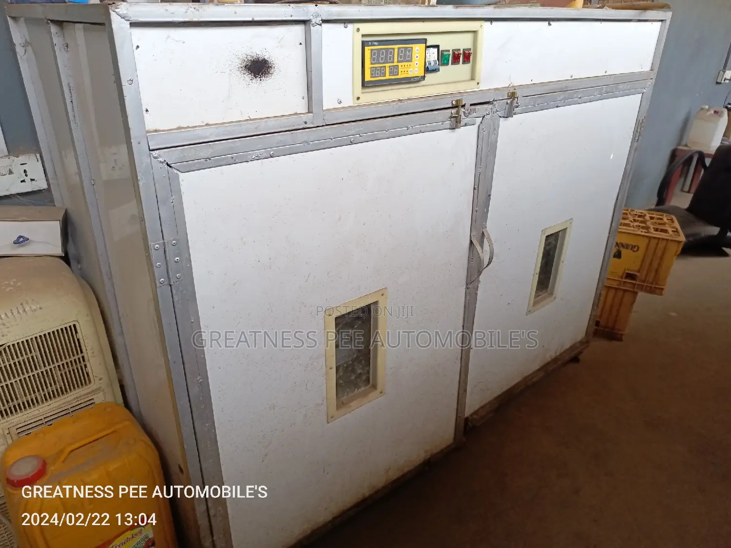 1016 Eggs Capacity Incubator
