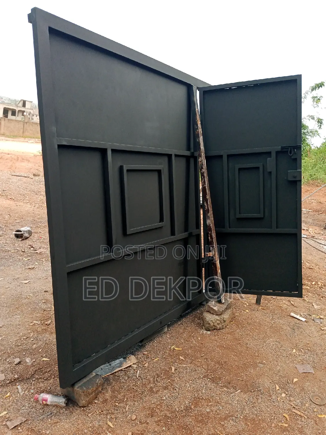 VCM Metal Gate