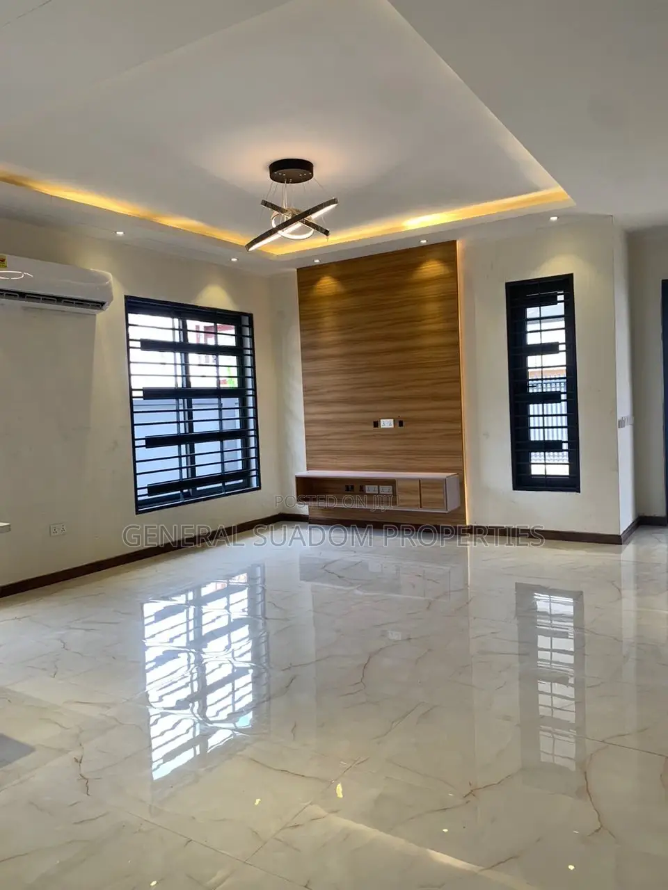3bdrm Duplex in Suadom Properties, Ga East Municipal for rent