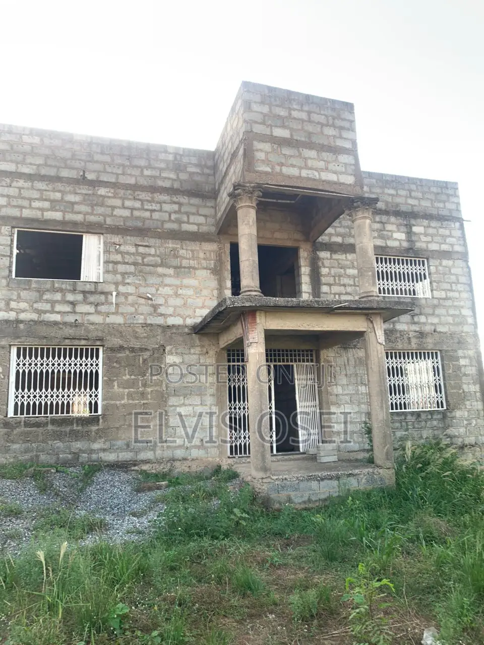 7bdrm House in Amasaman Satlite for sale