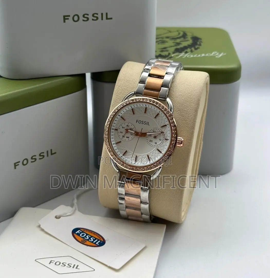 Sleek and Stylish: Black and Silver Fossil Watches for Women