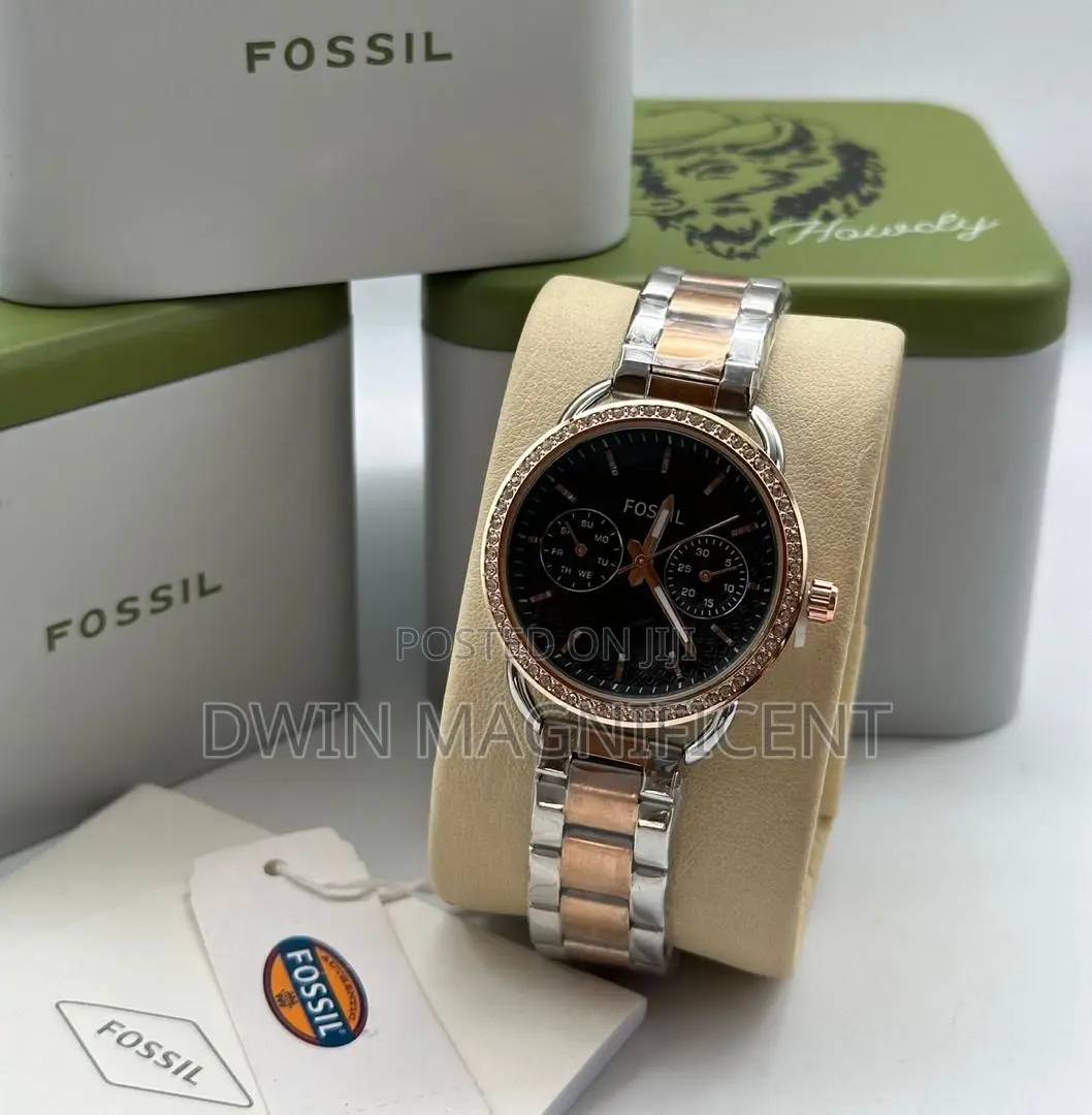 Sleek and Stylish: Black and Silver Fossil Watches for Women