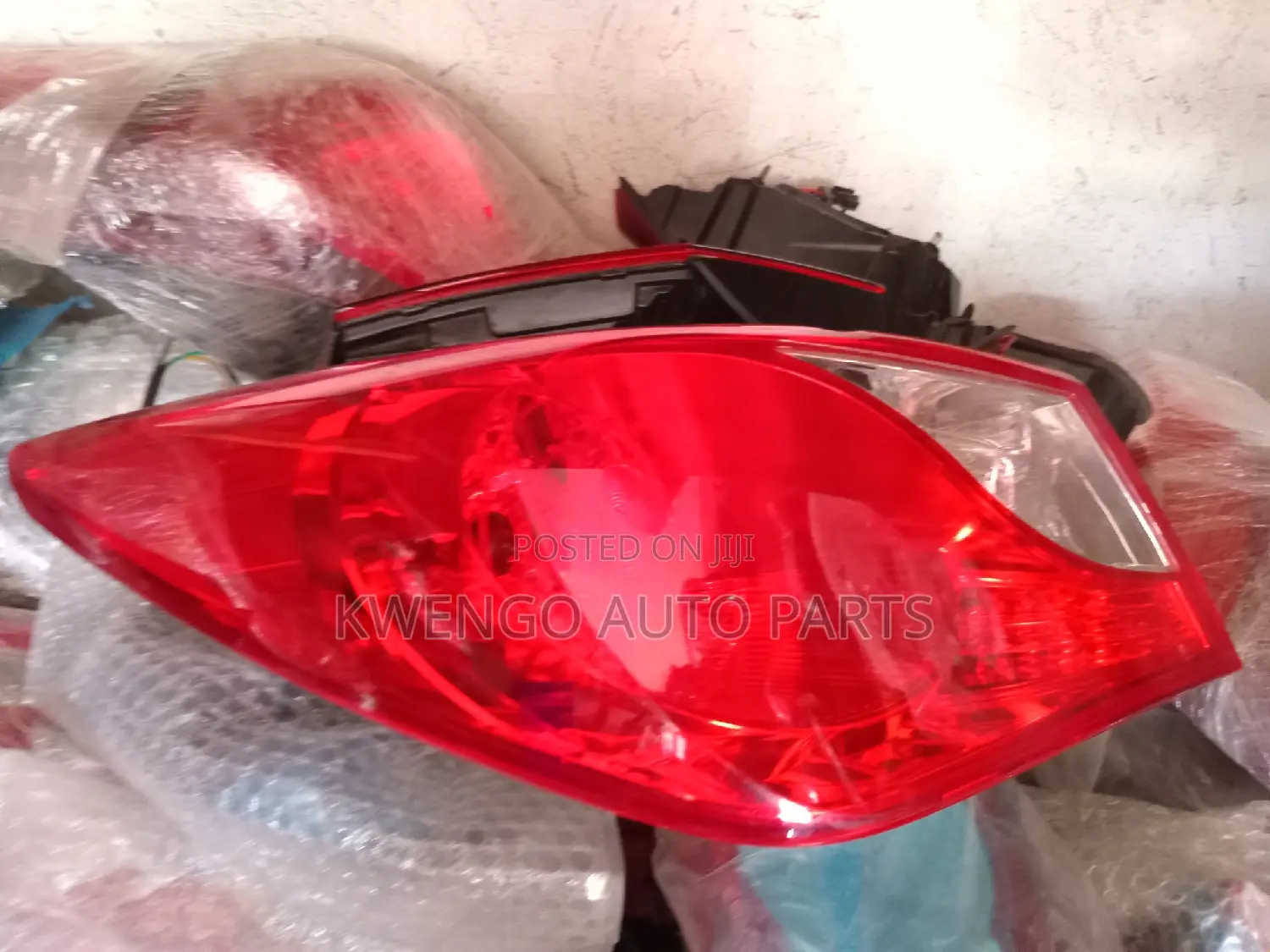 Hyundia Sonata 2011,2012, 2013 Taillight Pair