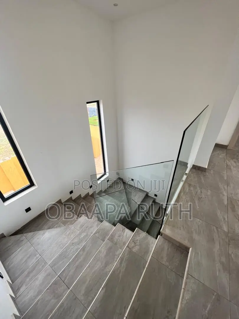 3bdrm House in Adjiriganor, School Junction for rent