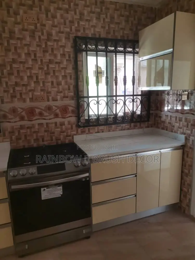 Advance Kitchen Cabinets and Wardrobe Installation