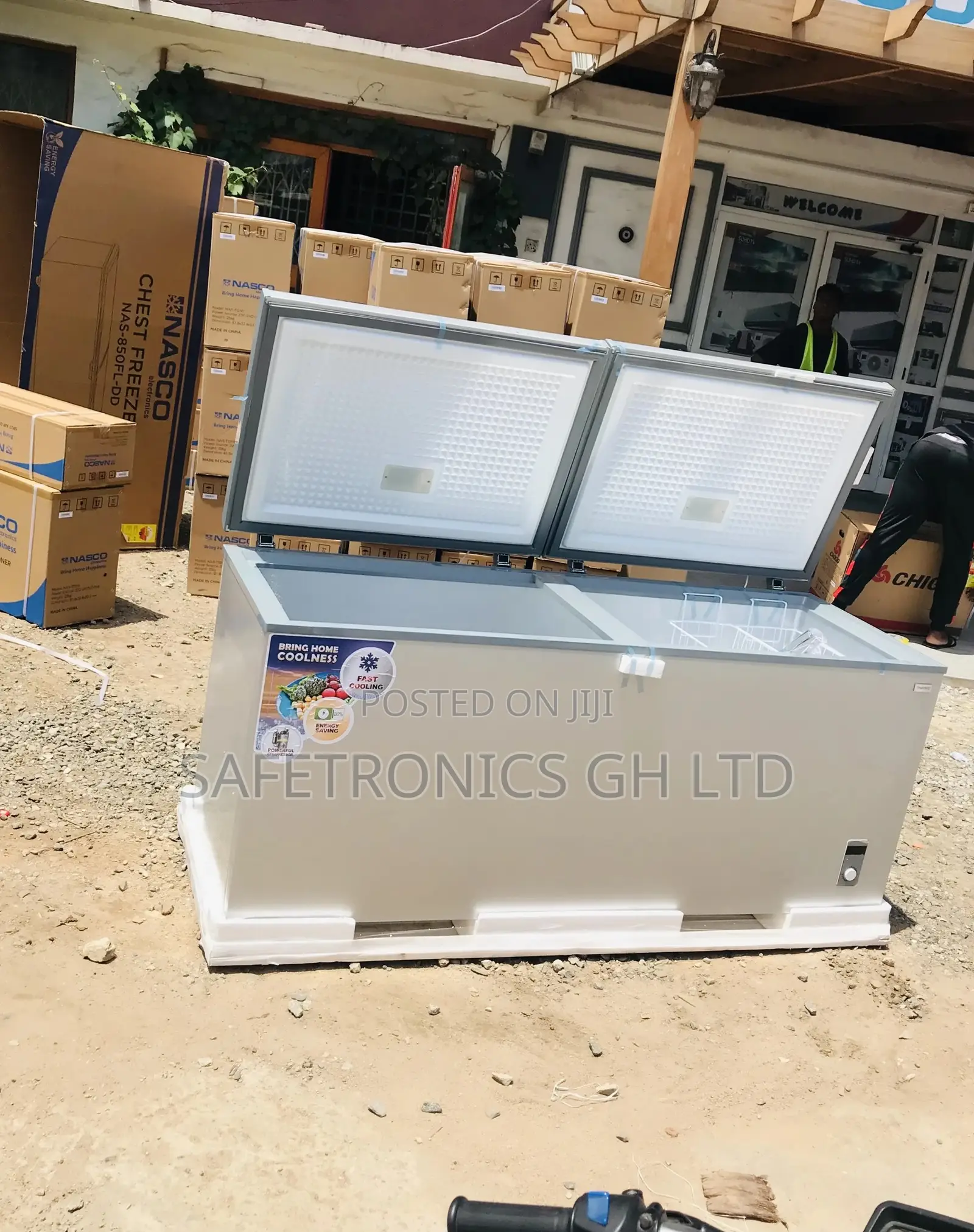 Essential Gray Nas850fl-Dd Nasco Doubledoor Chestfreezer