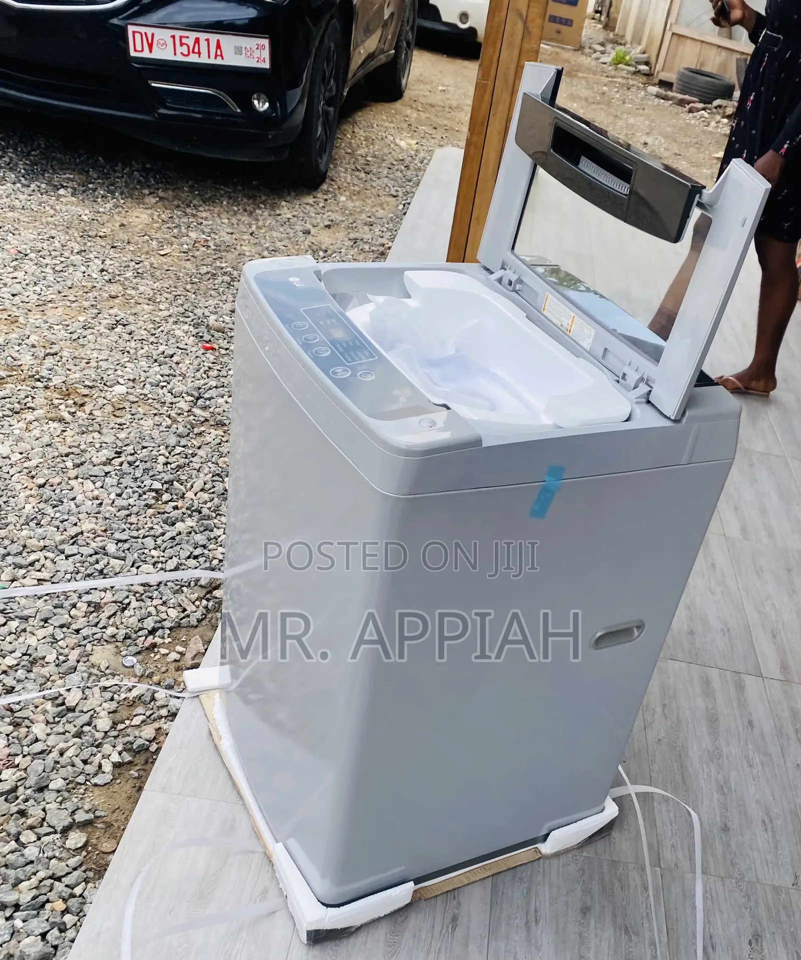 LG 9kg Full Automatic Top Load Washing Machine.