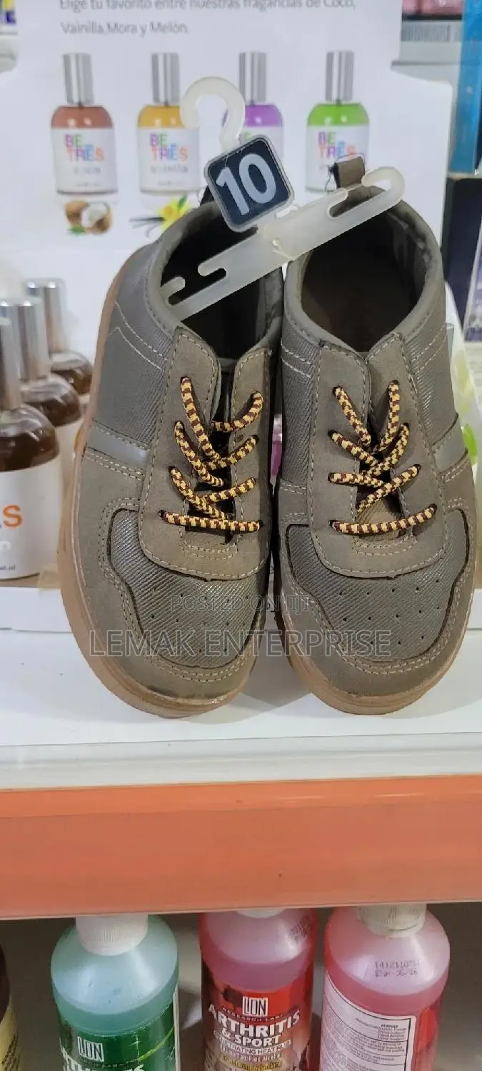 Original Kids Oshkosh Sneakers