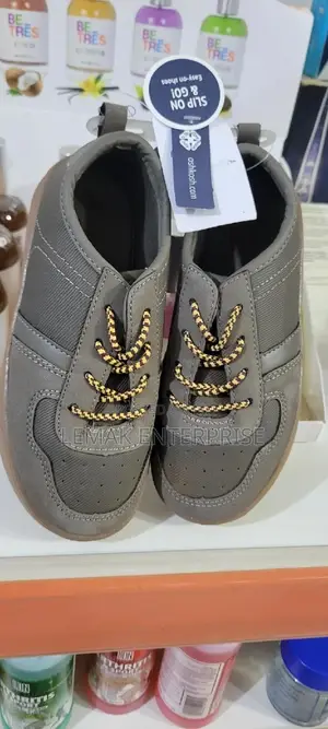 Original Kids Oshkosh Sneakers
