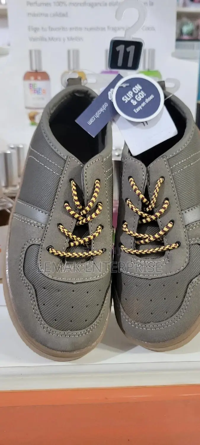 Original Kids Oshkosh Sneakers