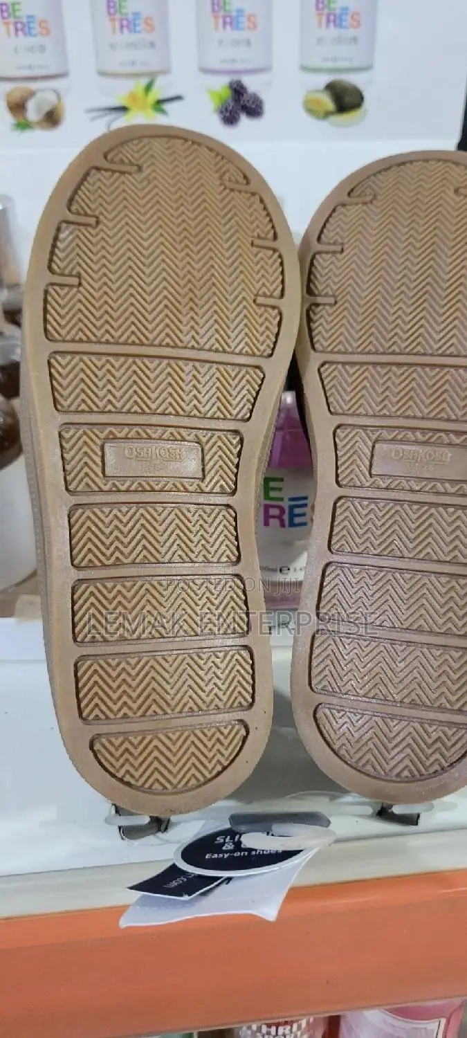 Original Kids Oshkosh Sneakers