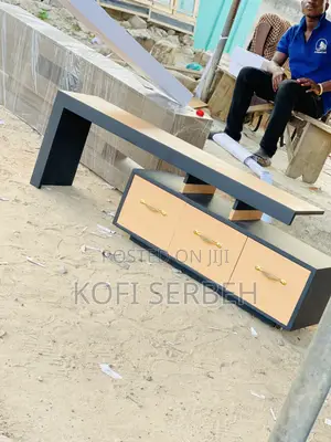 Quality Wooden Tv Stand