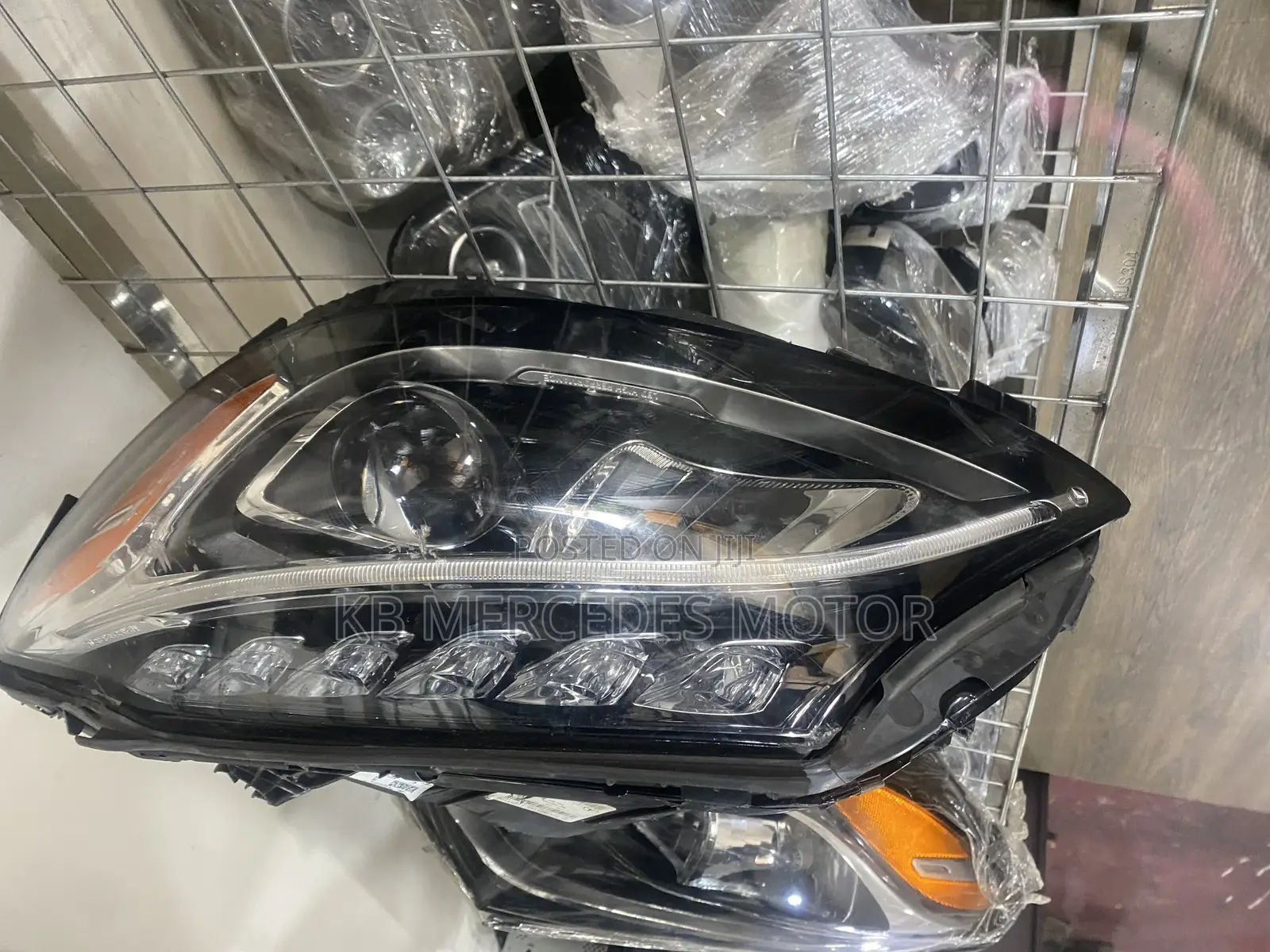 Mercedes Benz C300 2015-2108 Headlight Single Charger