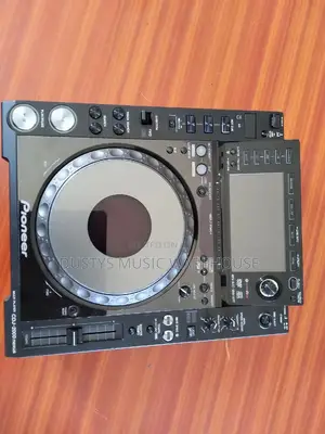 Pioneer CDJ 2000 Nexus