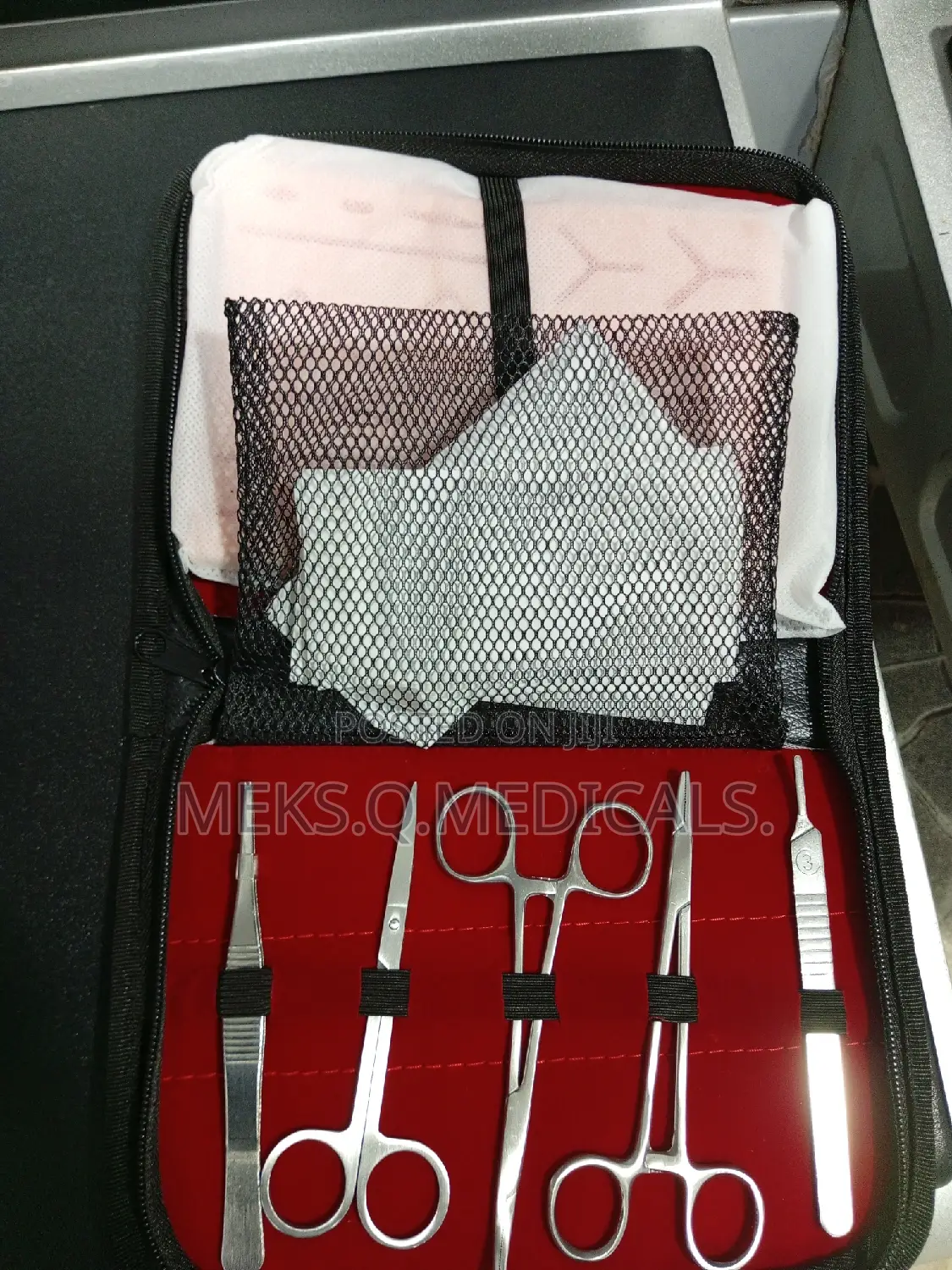 Suturing Set