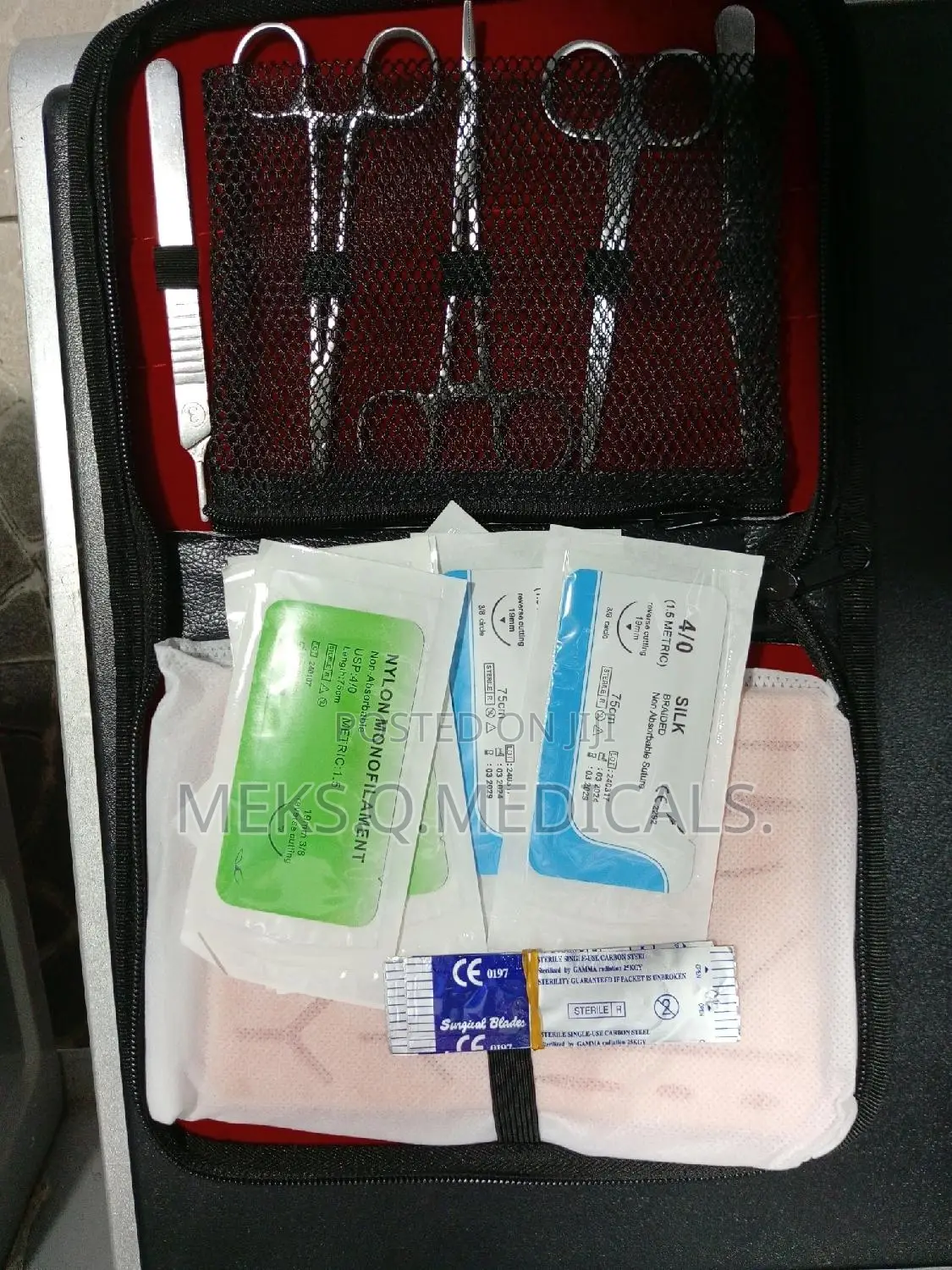 Suturing Set
