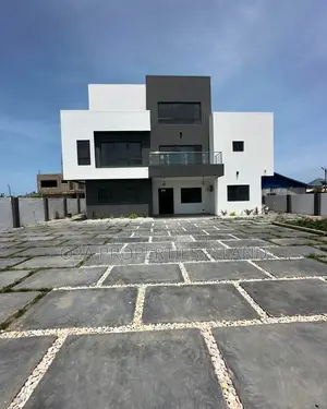 5bdrm House in Tse Addo, Trade Fair for sale