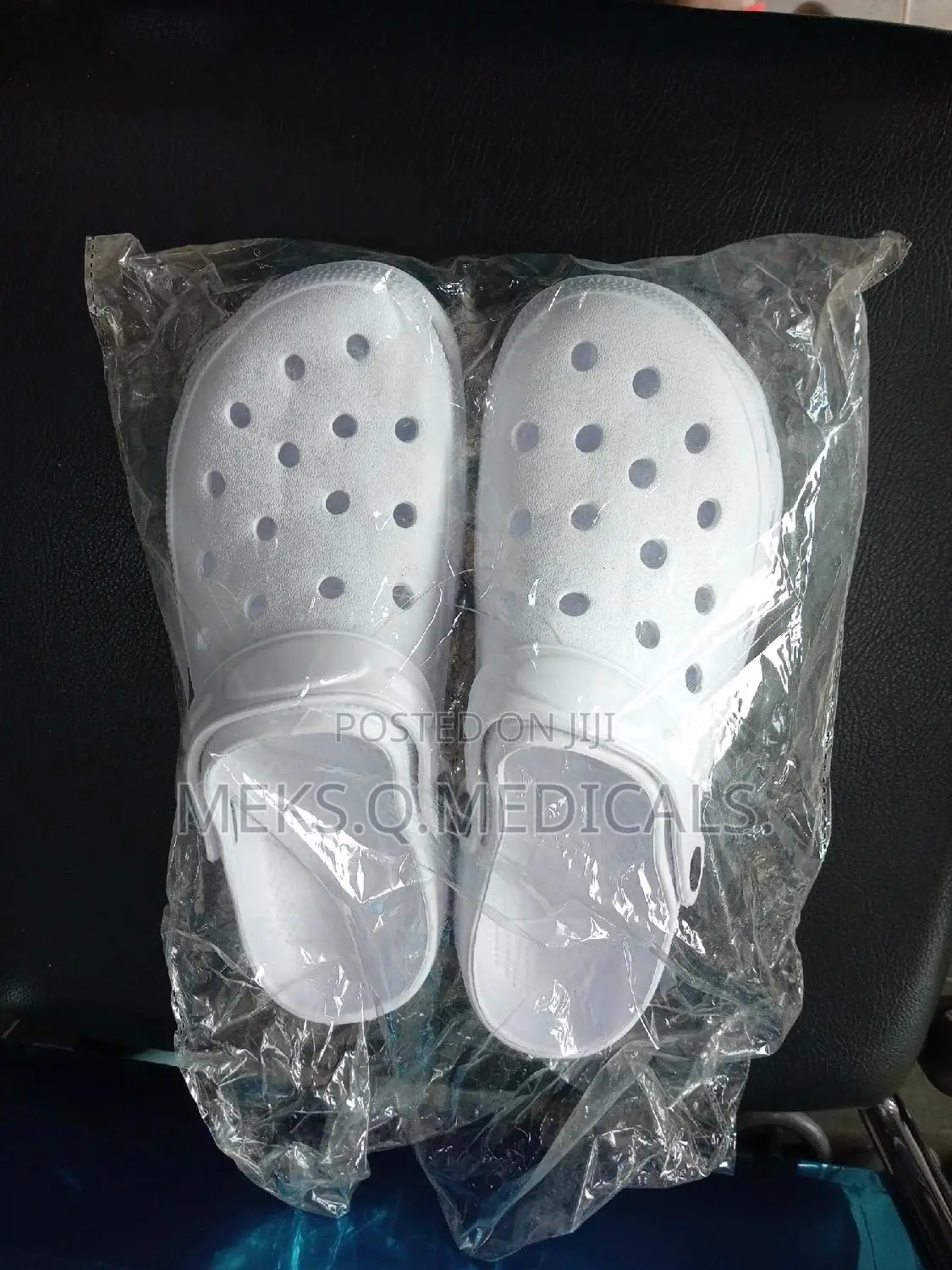 Scrub Shoes With Holes