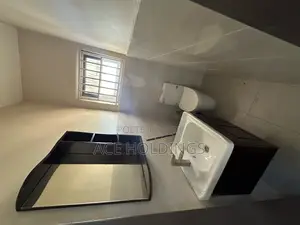4bdrm House in Lakeside for sale