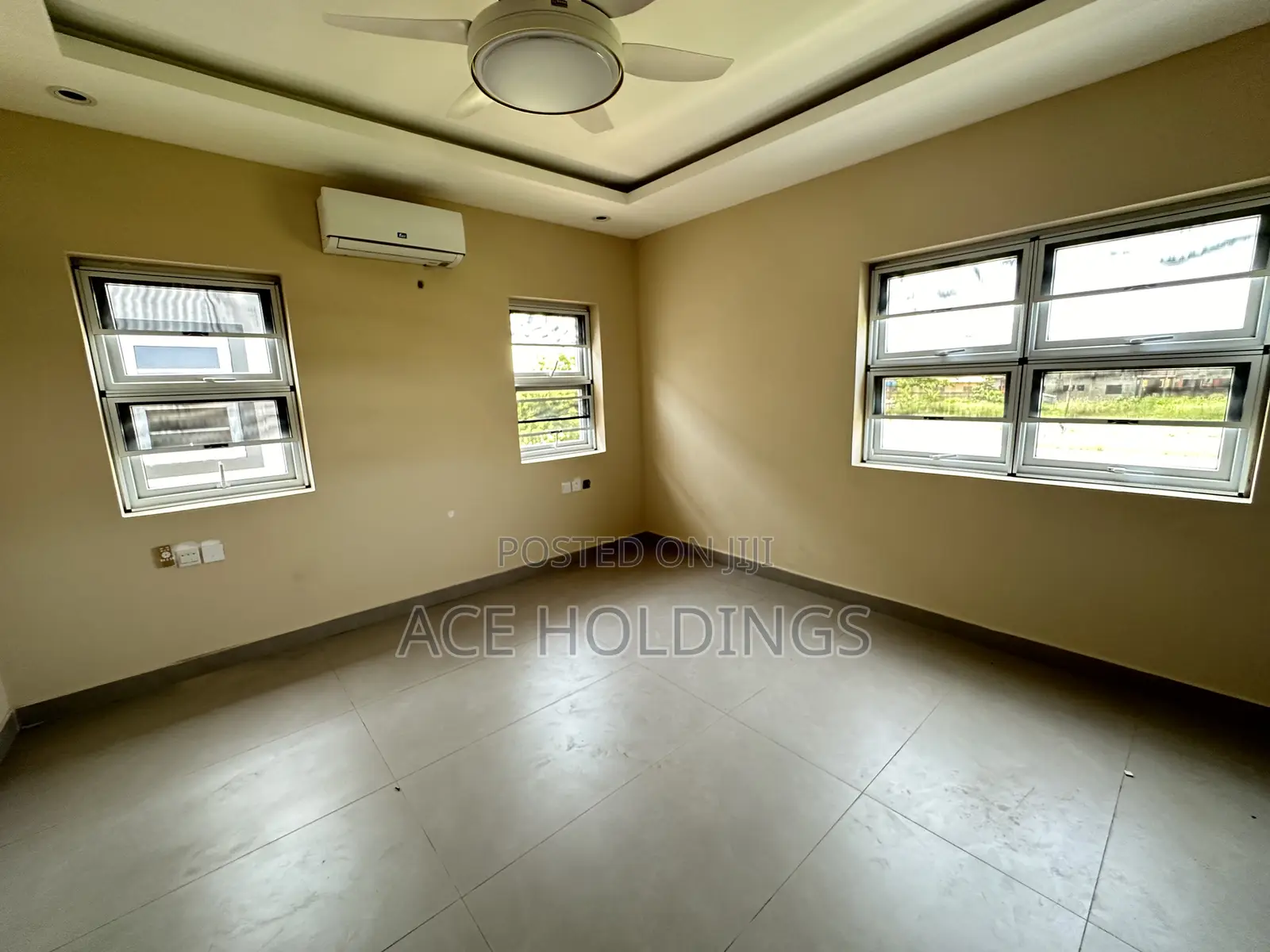 4bdrm House in Lakeside for sale