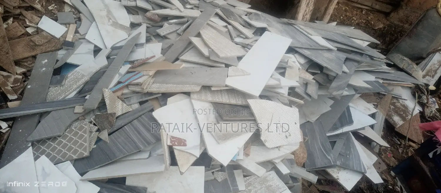 Broken Tiles in Large Quantity for Sale