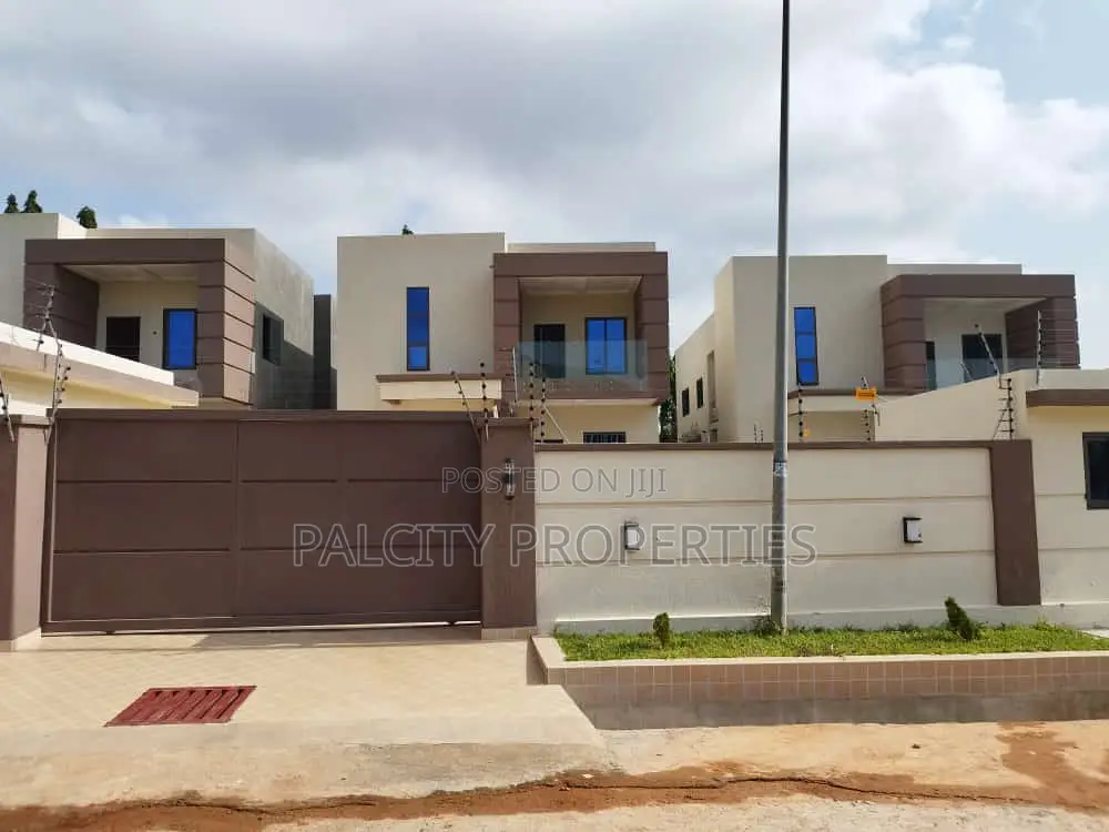 3bdrm House in Atasemanso, Kumasi Metropolitan for rent