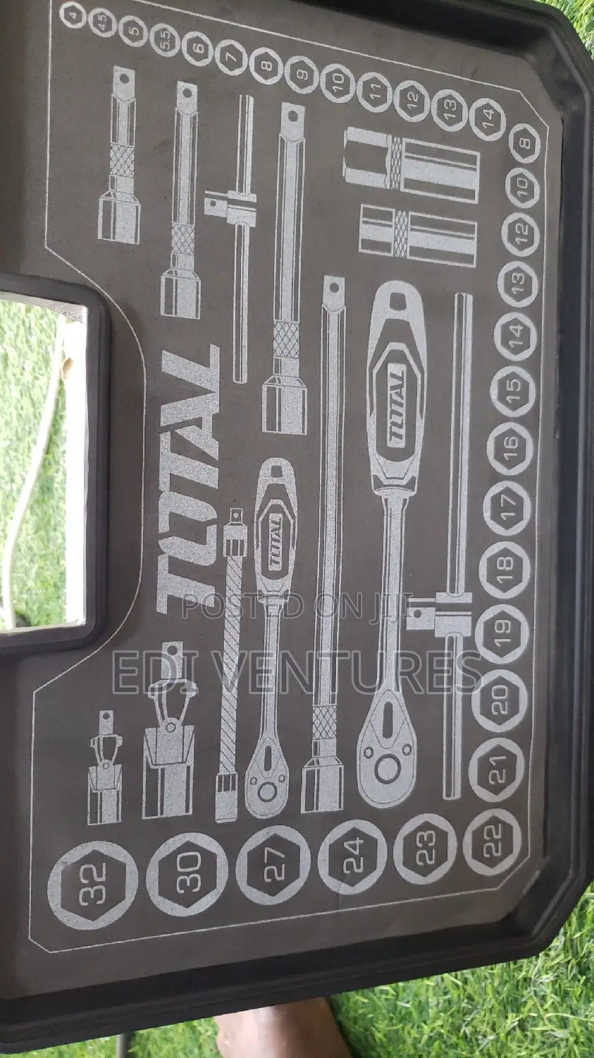 TOTAL 44 PCS 1/4" 1/2" Socket Set
