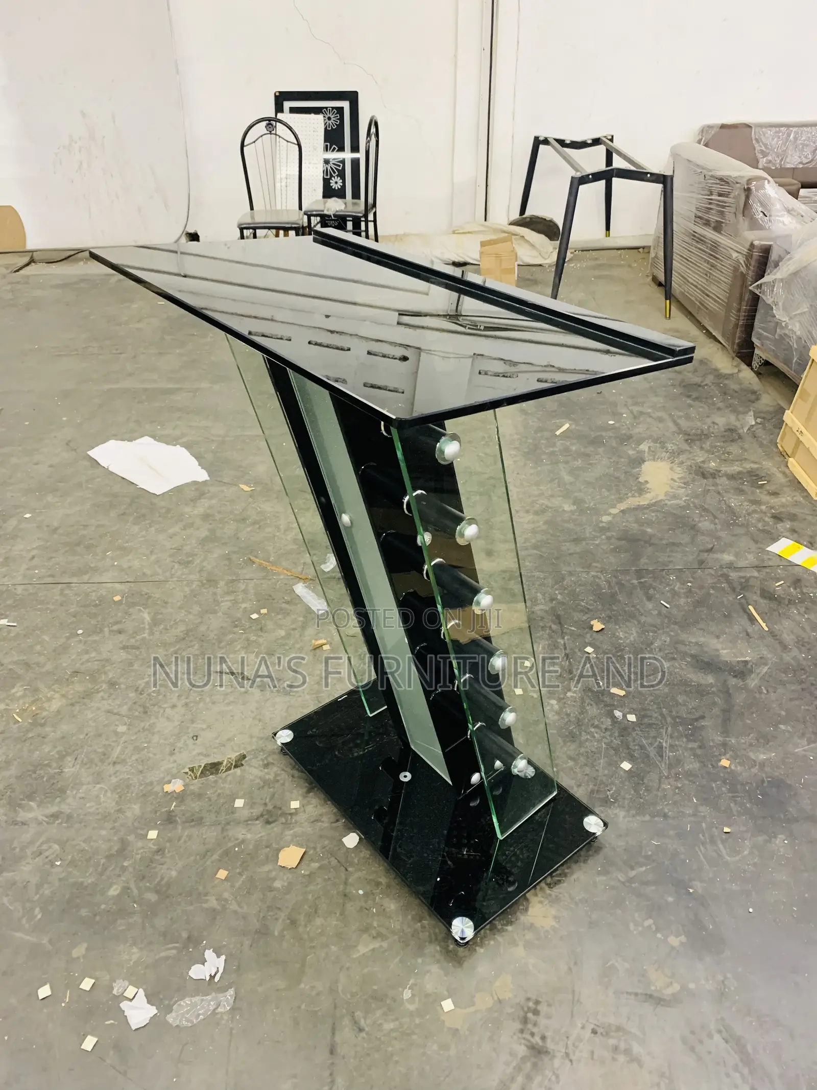 Pulpit (Neat Tempered Glass Pulpit)
