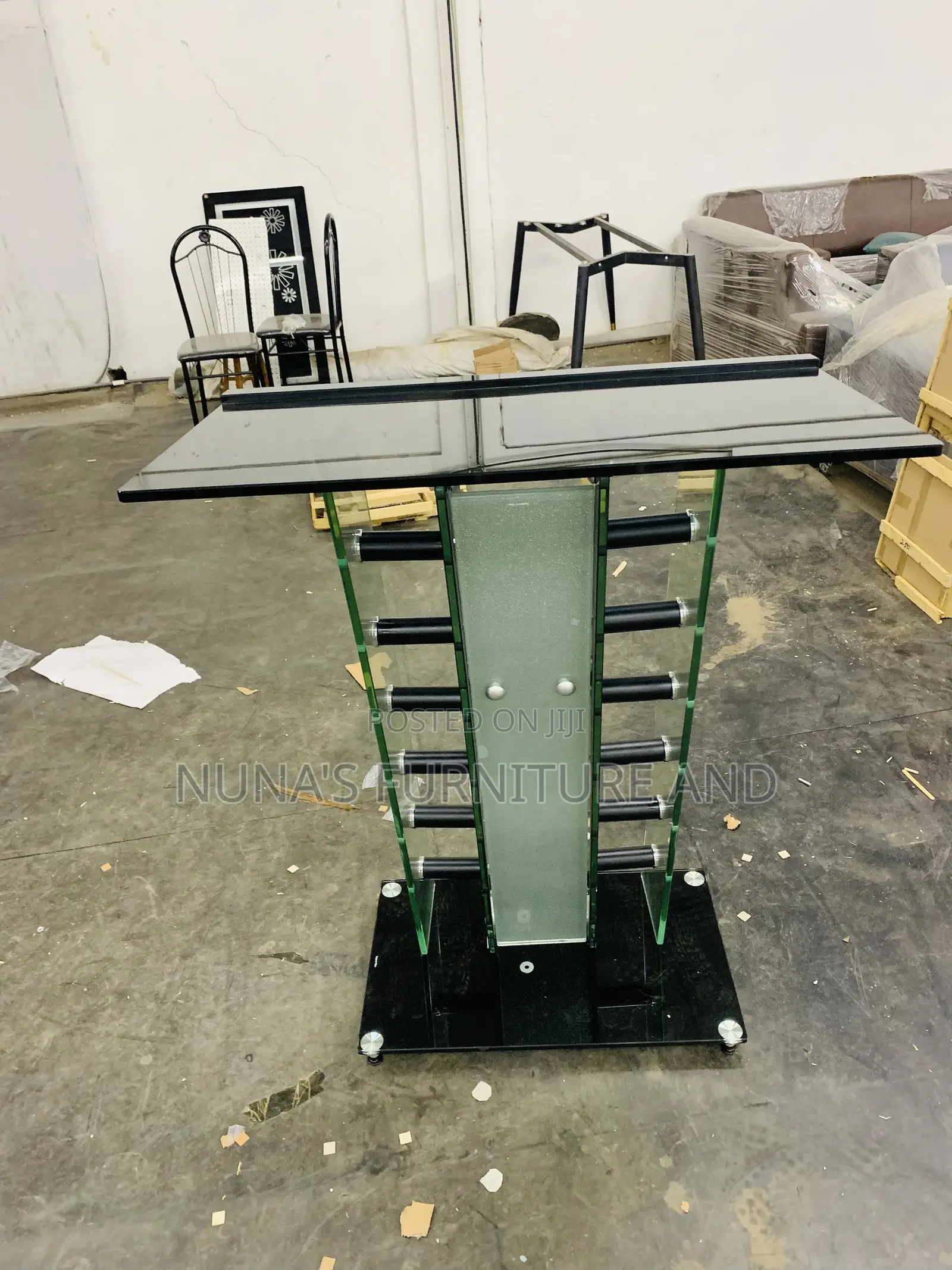 Pulpit (Neat Tempered Glass Pulpit)