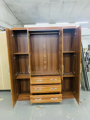 Wardrobe With 4doors and Mirror