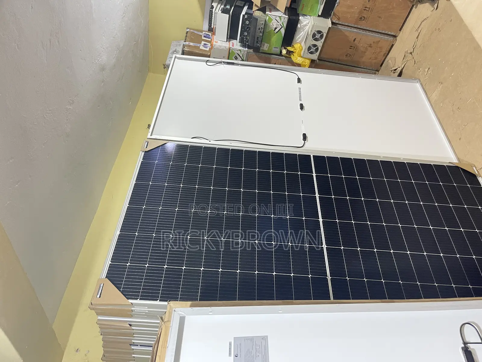 555watts JINKO Monocrystalline Solar Panels