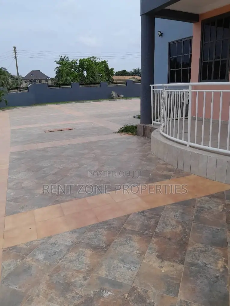 2bdrm Apartment in Ofankor for rent