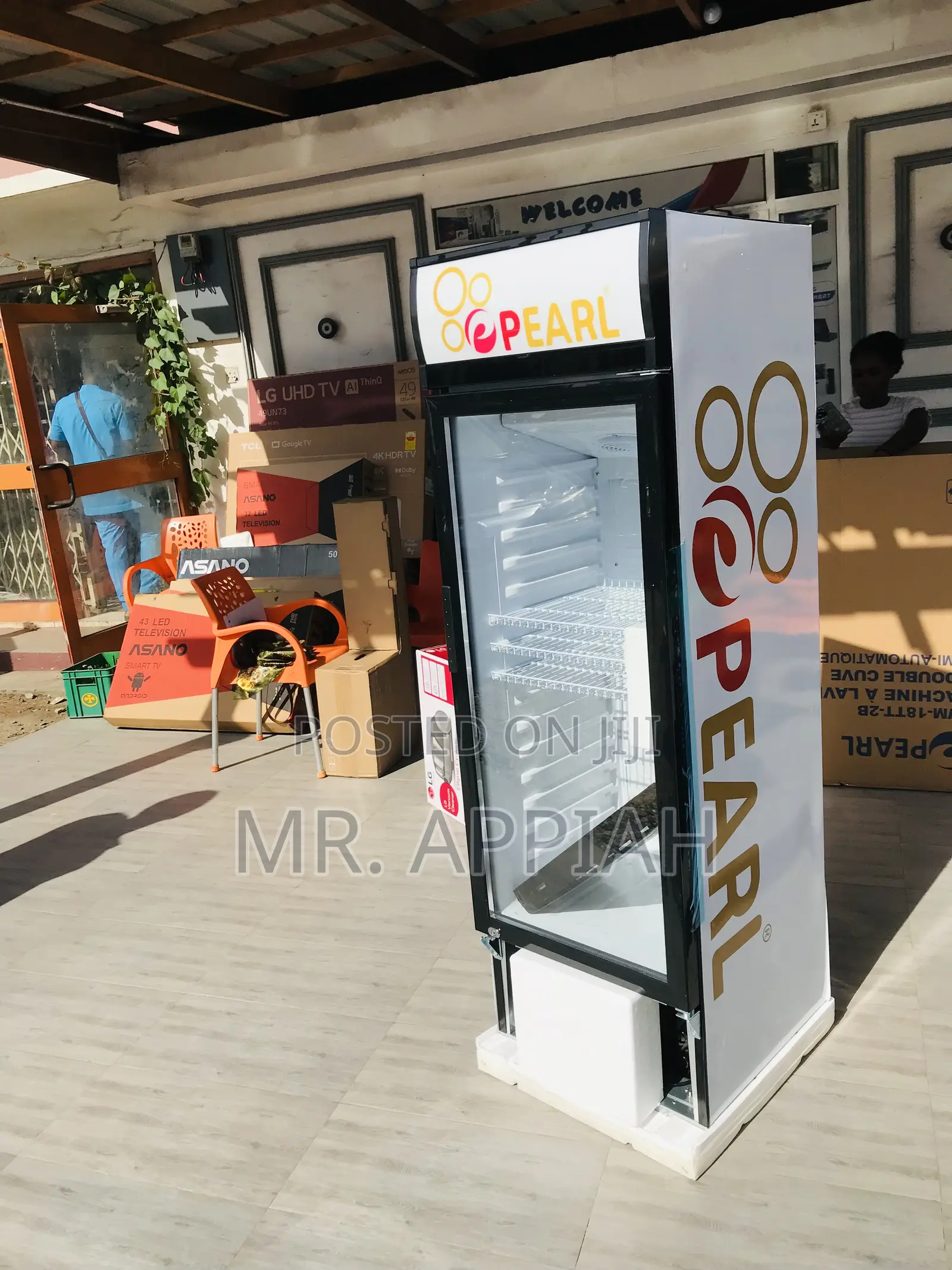 Energy Saving Pearl PVC 316 1 Door Beverage Cooler.