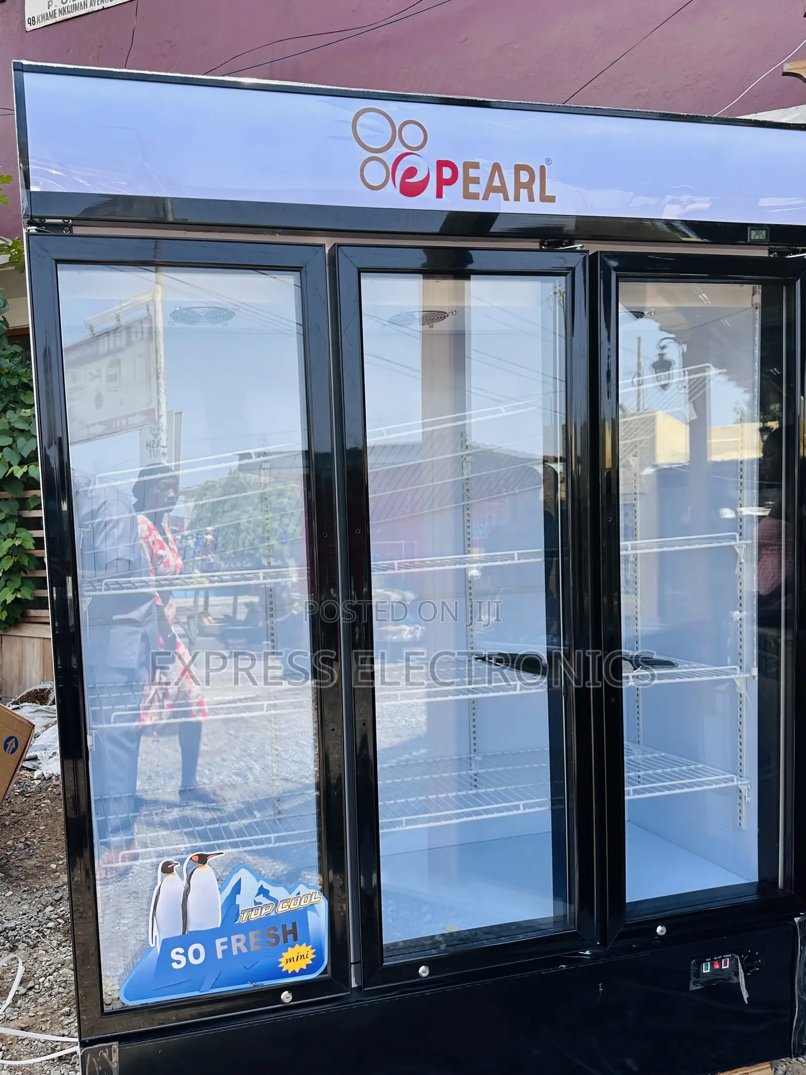 Awesome Sleek White Pearl Display Fridge PVC-150 950L