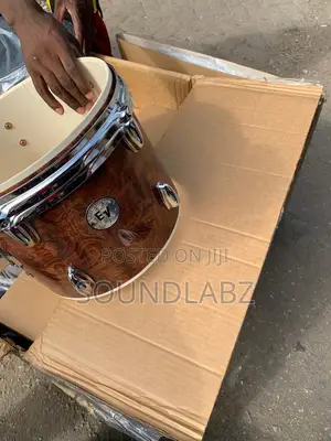 Complete Electro-Voice 5-Piece Drumset