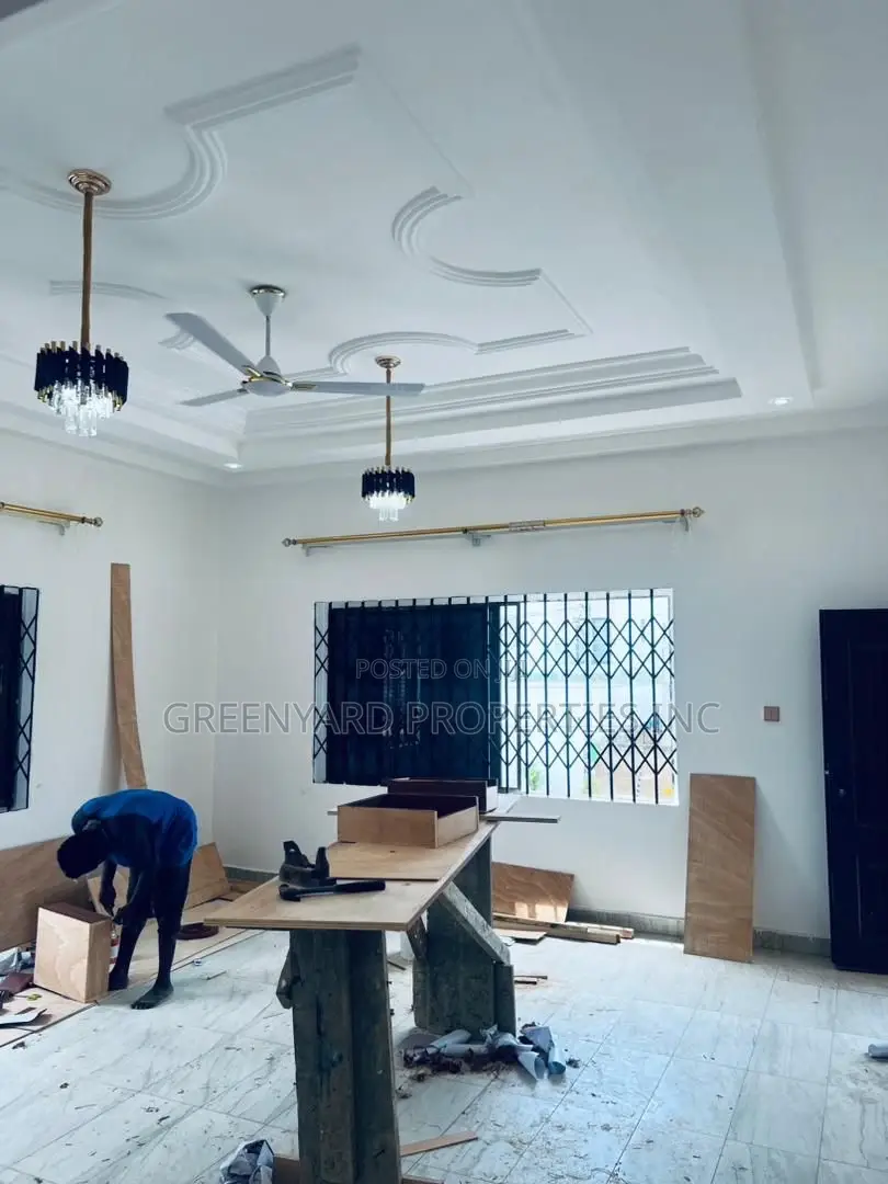 2bdrm Apartment in Trasacco, Adjiriganor for rent