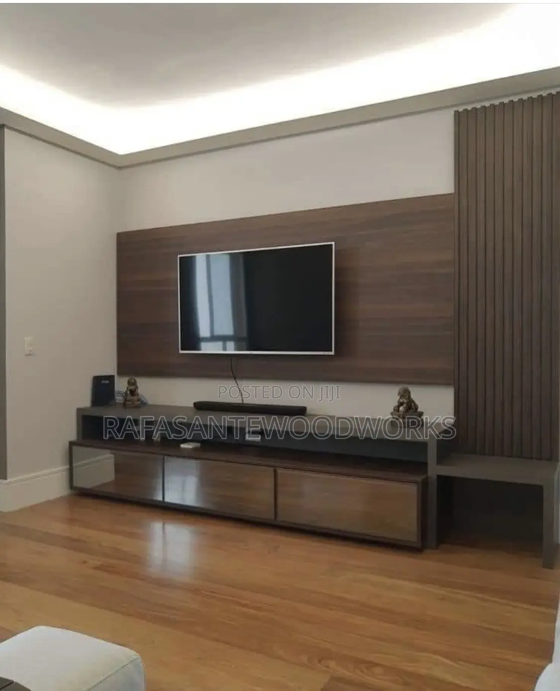 RAF Tv Unit With Well Panels