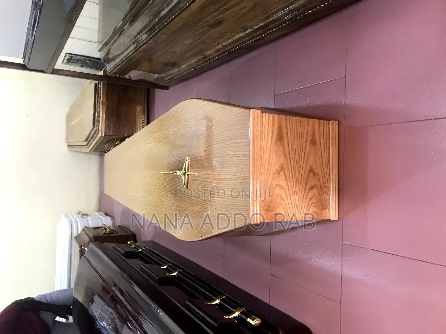 Pope Wood Coffin With Good Interior Decoration Affordable