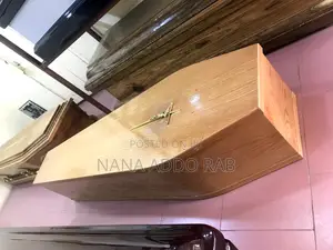 Pope Wood Coffin With Good Interior Decoration Affordable