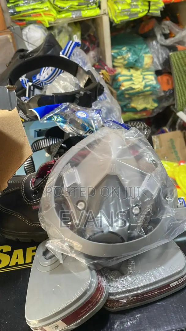 Vaultex Half Face Gas Mask / Respirator