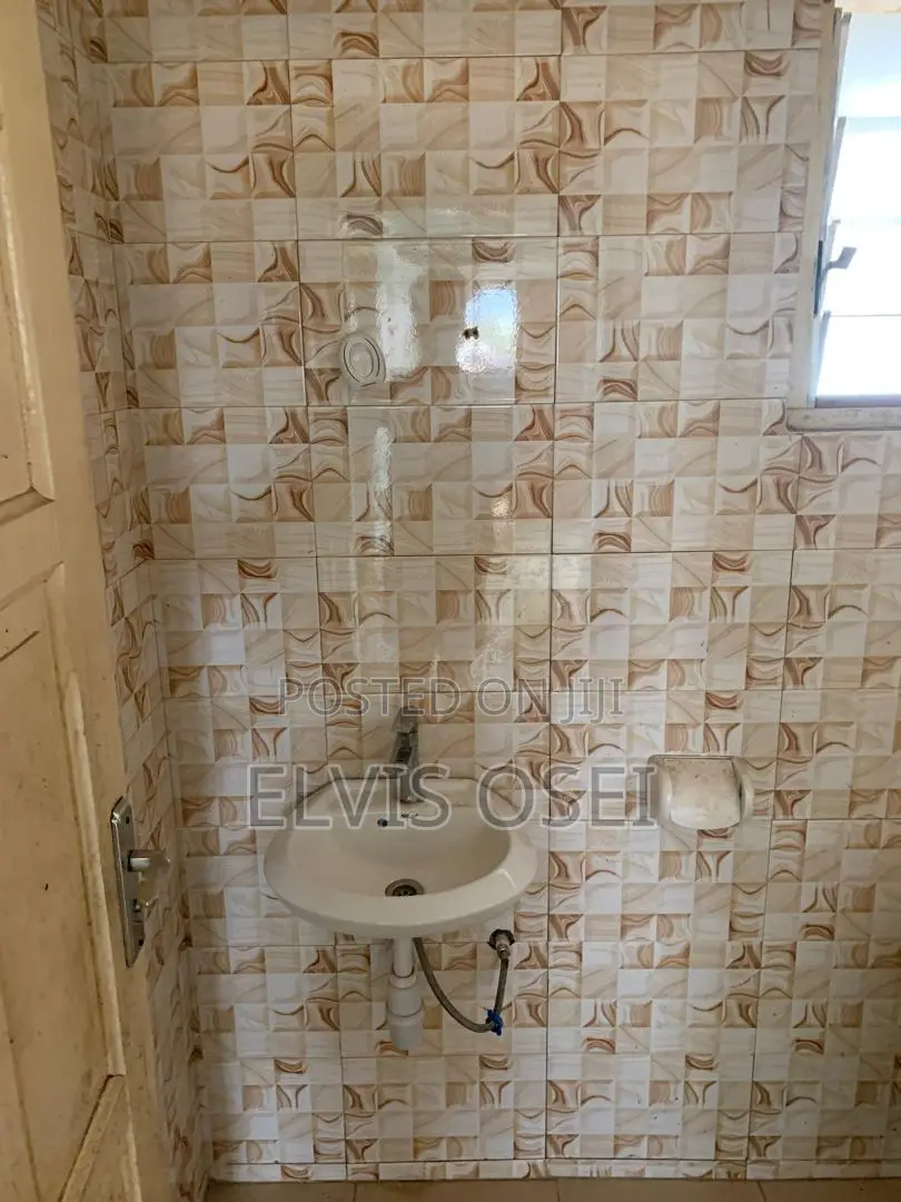2bdrm Apartment in Center Maria, Accra Metropolitan for rent