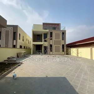 5bdrm House in East Legon, Police Station for sale