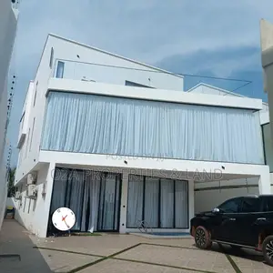6bdrm House in East Legon, A&C Mall Area for sale