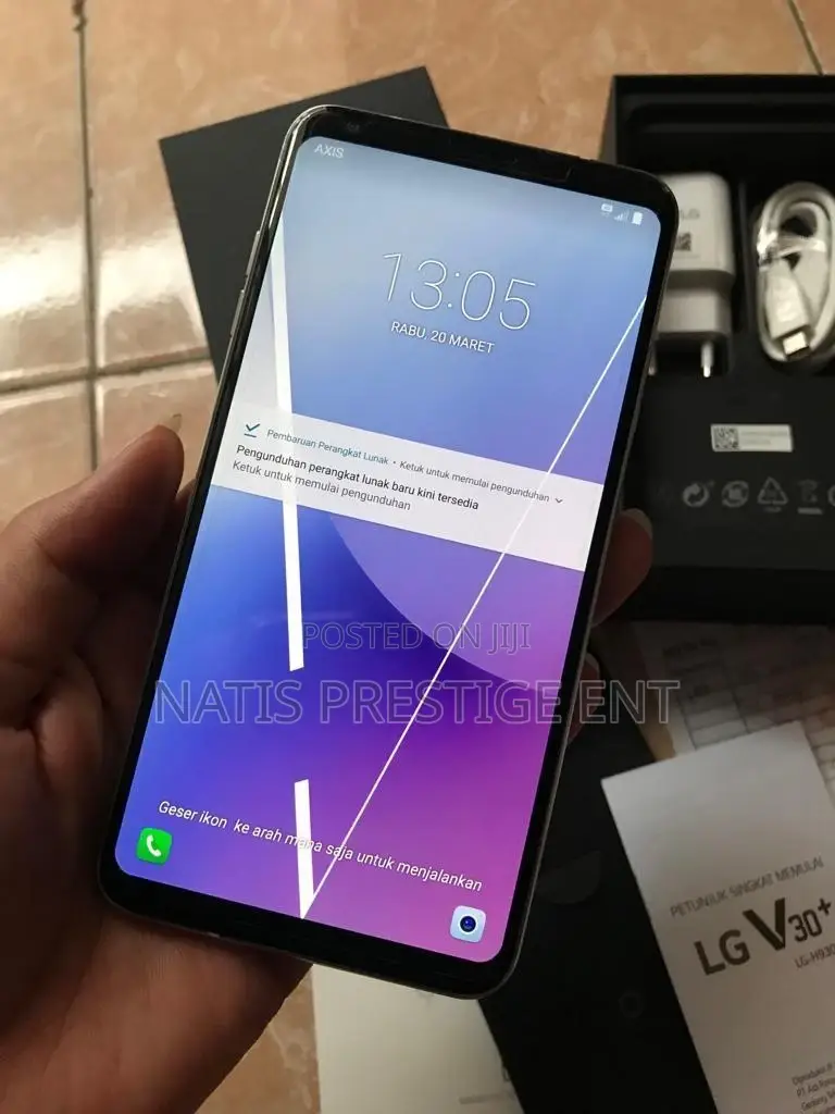 New LG V30 64 GB Black